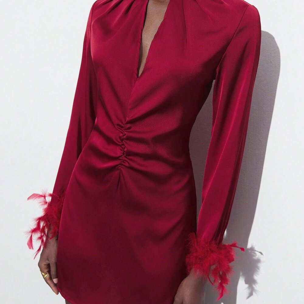 Burgundy Elegant Women's Hollow Feather Cuff Ruched Dress - Picture 4 of 6